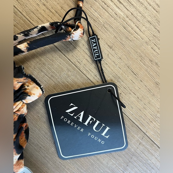 Zaful Leopard Print Bikini Top - Picture 3 of 4